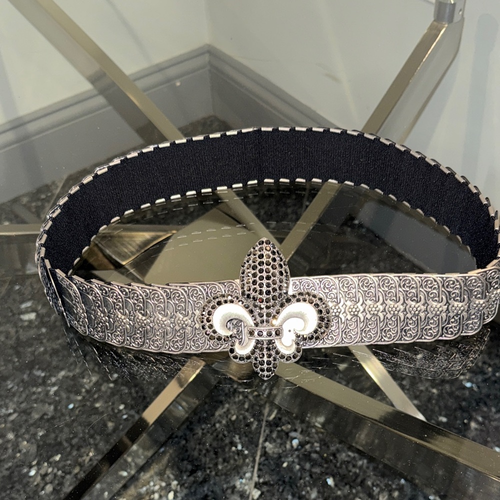 VTG Silver Fleur-de-Lis Belt
